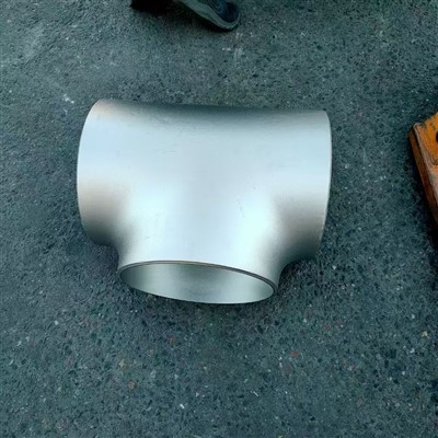 ASME B16.9 koolstofstaal 18-inch T-stuk